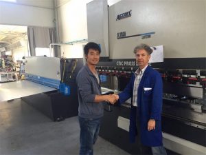 Cypern Client Visit Press Bromsmaskin och skärmaskin i vår fabrik