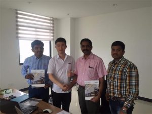 Sri Lanka kunder diskuterar teknik med Mr.Tai i vårt kontor
