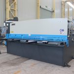 Hydraulisk plåtskärmaskin med gängning, CNC-skärning för metallplåt, metallskärmaskin